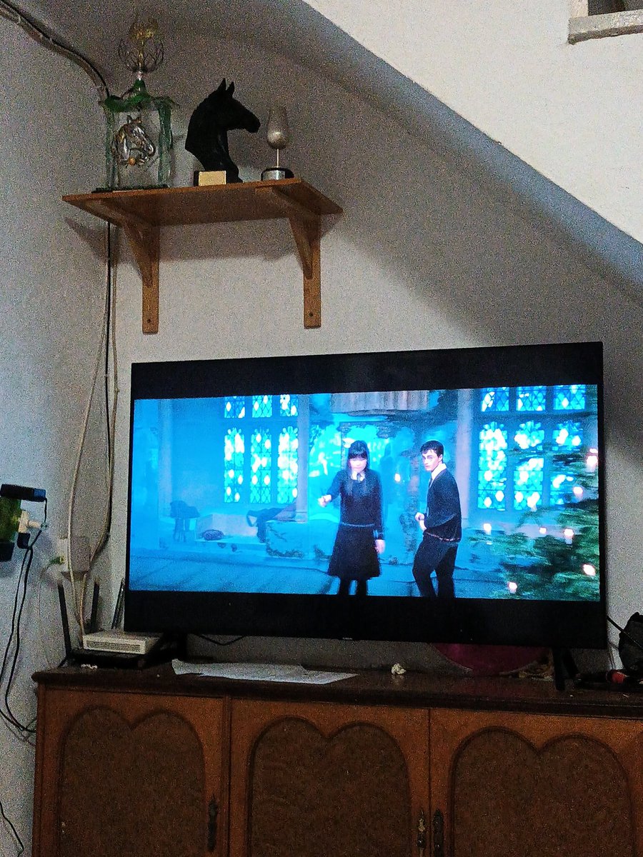 fran23091990's tweet photo. Noche de peli con mis niñas https://t.co/60V7EX8udy