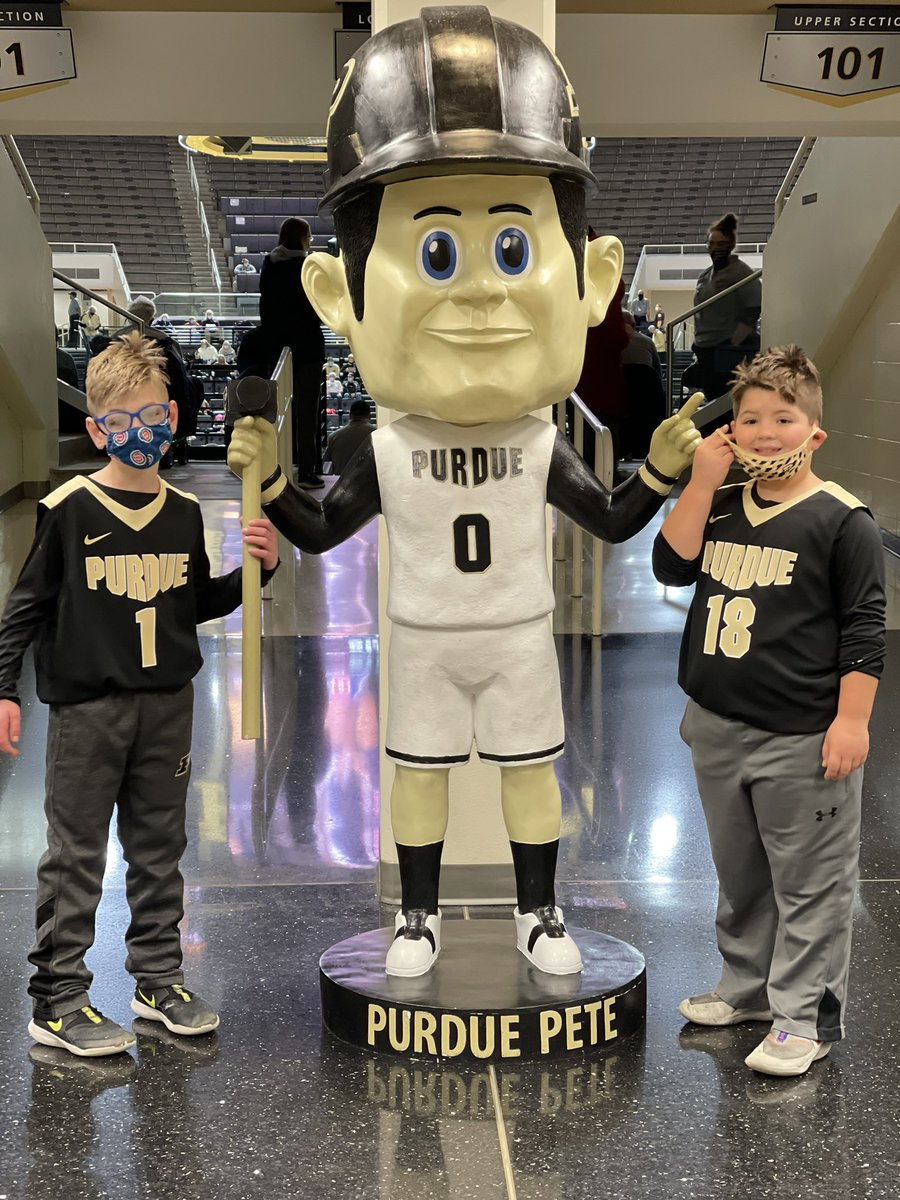 kimannmurray's tweet photo. Cheering on @PurdueWBB tonight!  #BoilerUp https://t.co/fogMN2OeKu