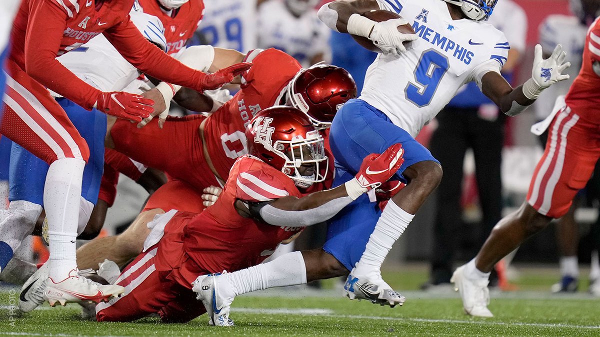 abc13sports's tweet photo. UPDATE: You can breathe a sigh of relief, @UHCougars fans. We're being told LB Donavan Mutin is "up and walking" after he had to be carted off the field last night.

Get the full info here: https://t.co/hbjbkY9xtp https://t.co/EYSLGNbtyj