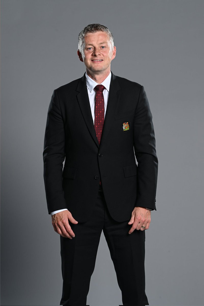 EbubechukwuOdah's tweet photo. Well, Ole Solskjær has been finally fired as Man United coach. 

Incoming tweets from Man U fan accounts: "Zinedine Zidane to be new Manchester United coach."

#Battlefield2042 https://t.co/CkZ4wgqKvB