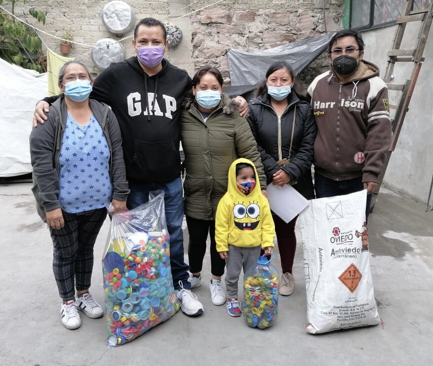 NORBERTO_BV's tweet photo. Me siento contento por que Sarahi Fausto, Marisol Allier, Esteban Secundino, Vanesa Fausto y Nuestro amigo Leonardo de la Colonia Las Aguilas. A estos líderes les agradezco a todos ellos porque me donaron tapitas de refresco, para que algún Niño con cancer.
#PorNuestroBienestar https://t.co/jIKfzmGOOc