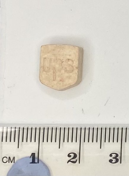 MANDRAKE_LAB's tweet photo. WARNING! 20/11/2021. Multiple beige “UPS” embossed tablets mis-sold as #MDMA confirmed by @MANDRAKE_LAB, to contain the synthetic cathinone - alpha-PVP (153 mg/tab) = up to 6x what is considered a “strong” oral dose. If unwell seek medical attention. https://t.co/jWS99lGXbX