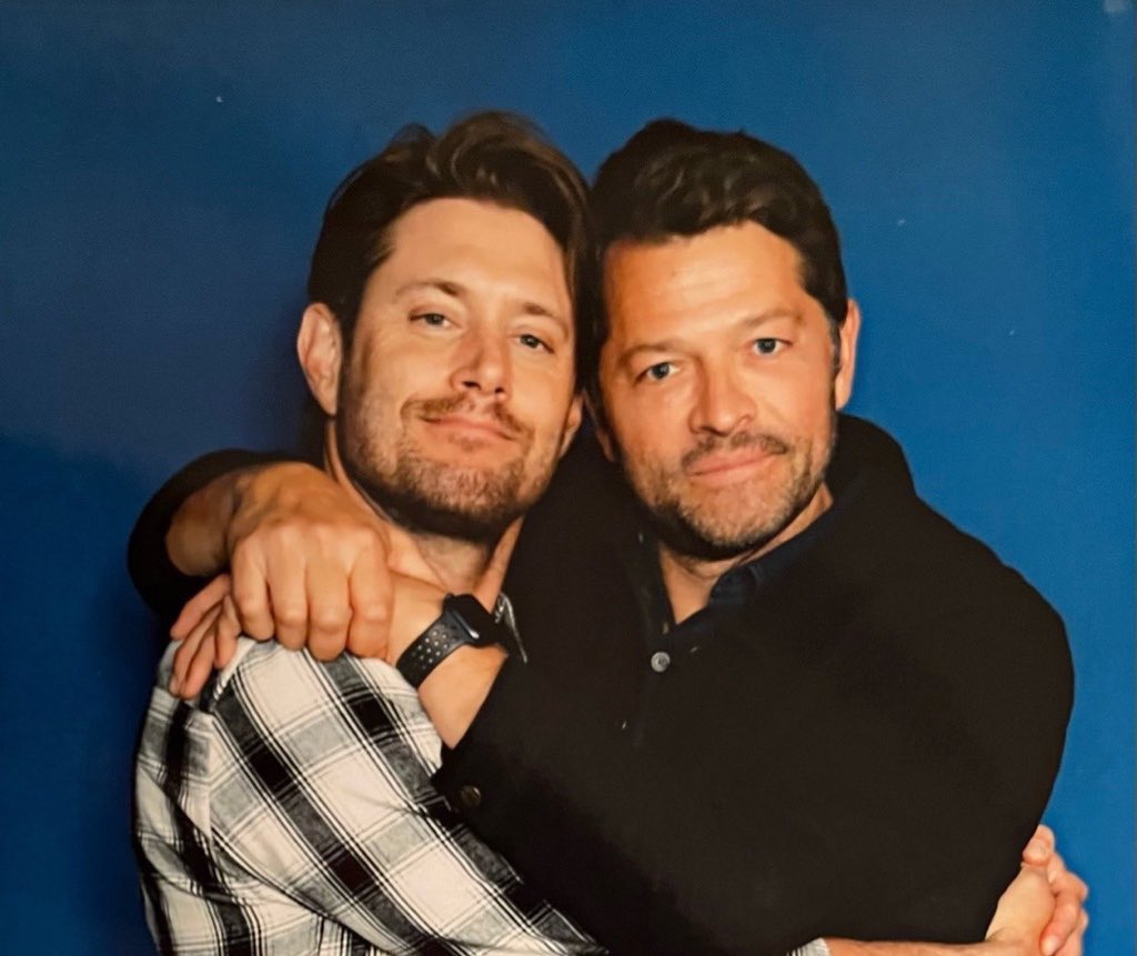 dw_ackles tweet picture