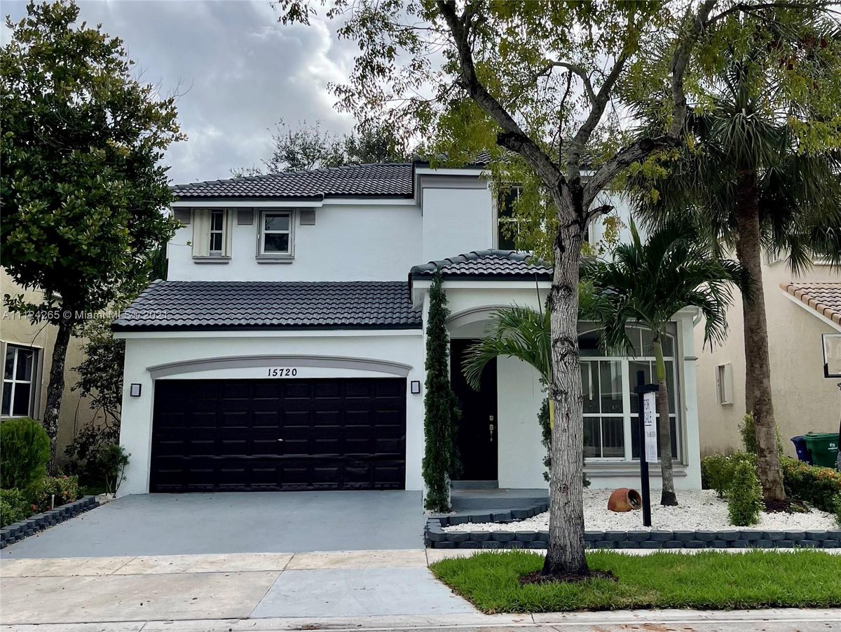 damarisnodarse's tweet photo. See what this home has to offer! Contact me for a showing today. #homesforsale #realestate  https://t.co/uWxriwhJnn https://t.co/8h88FNSK7N