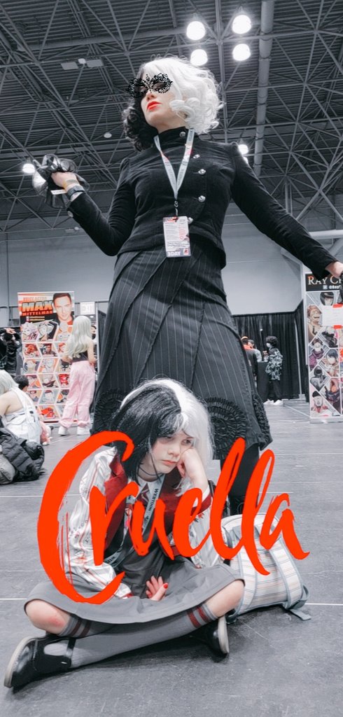 Two_Cams25's tweet photo. @oshidori & her amazing daughter rocks with these chill @cruella looks.
#AnimeNYC #AnimeNYC2021 #SplashingLightsAtAnimeNYC
#SplashingLightsVideo #CellPhoneCamera #SplashingLightsPhotography #CruellaDeV #CruellaMovie https://t.co/2EGJpfWkDX