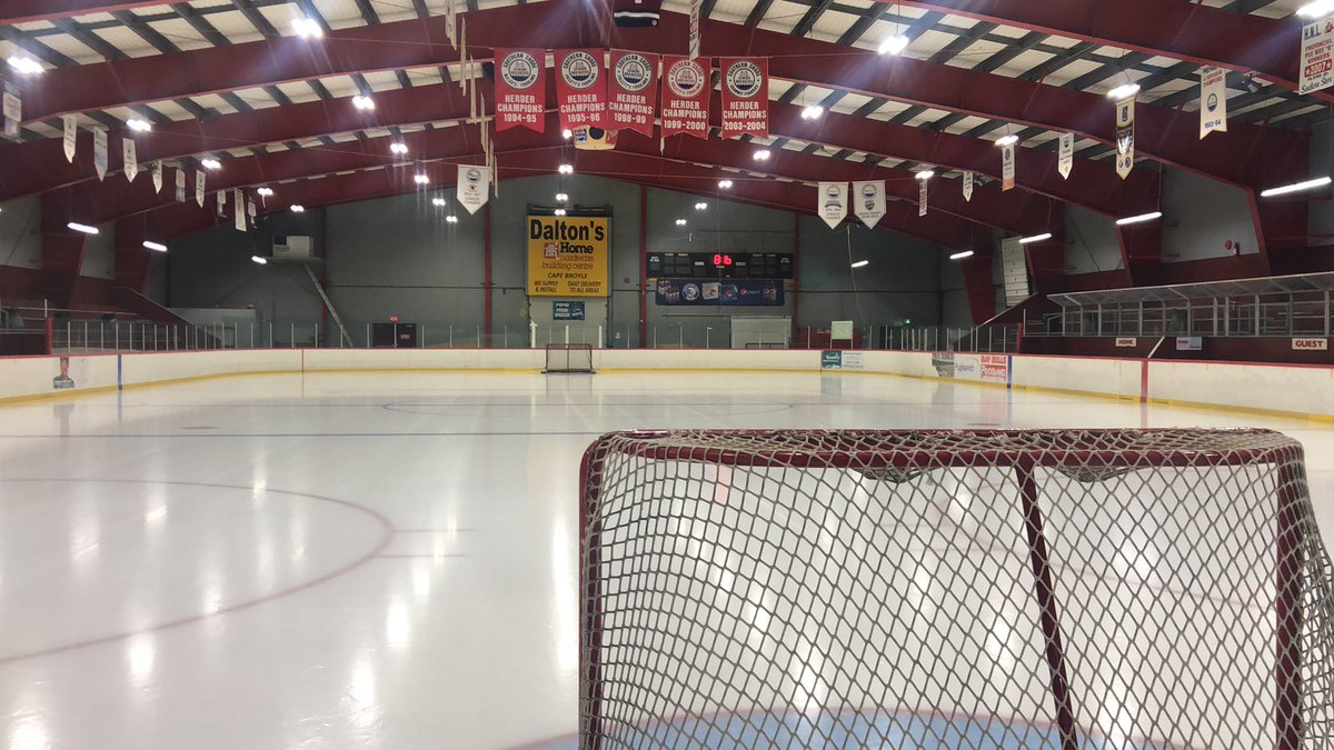 EasternMinor's tweet image. Final game of weekend #2 about to get underway! 8:30 puck drop v Central