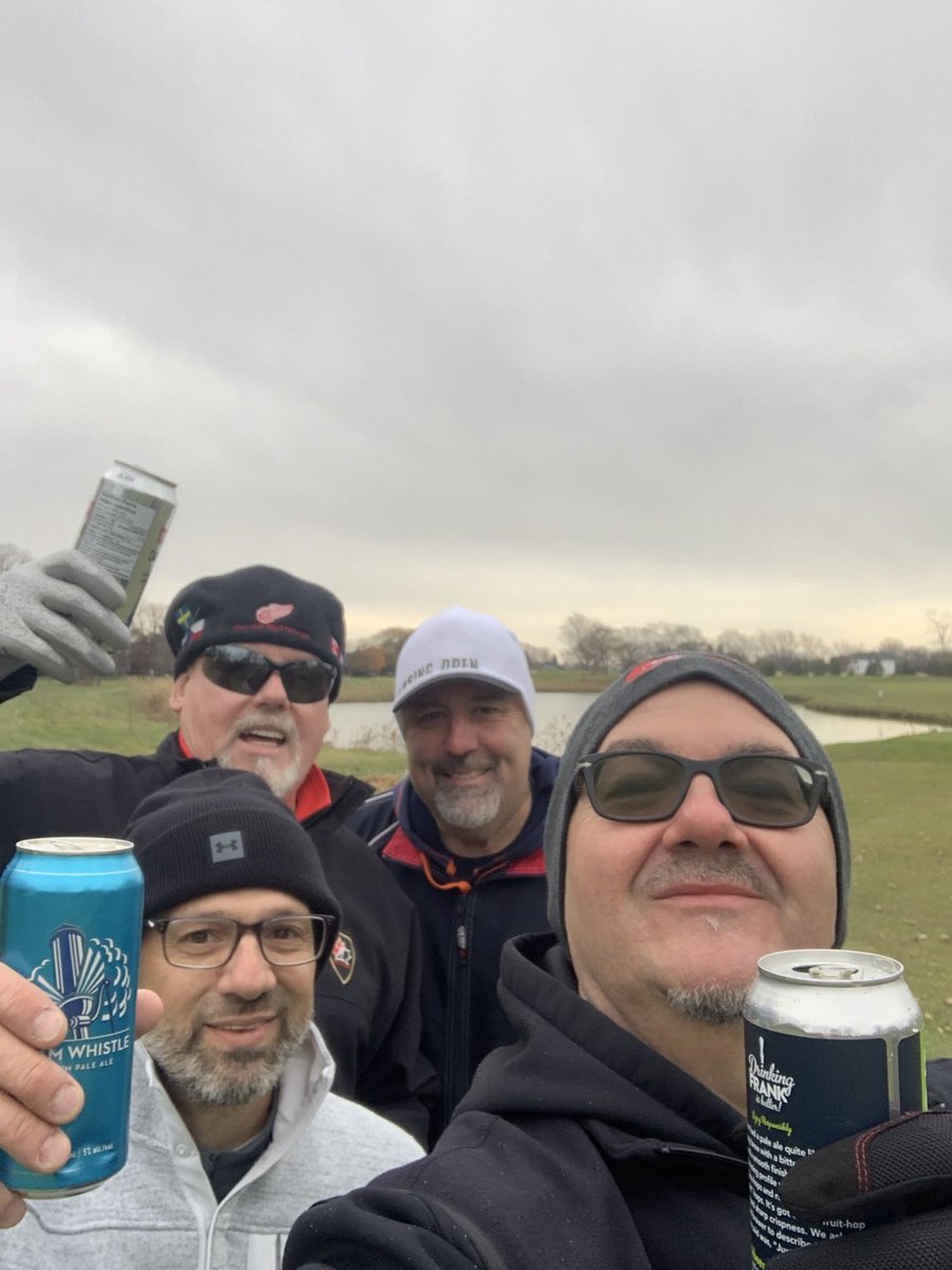DFo8n11's tweet photo. November birthday golf. Canada November 20th. Seriously!!! What a great  day. https://t.co/Wyk2L6qFsf