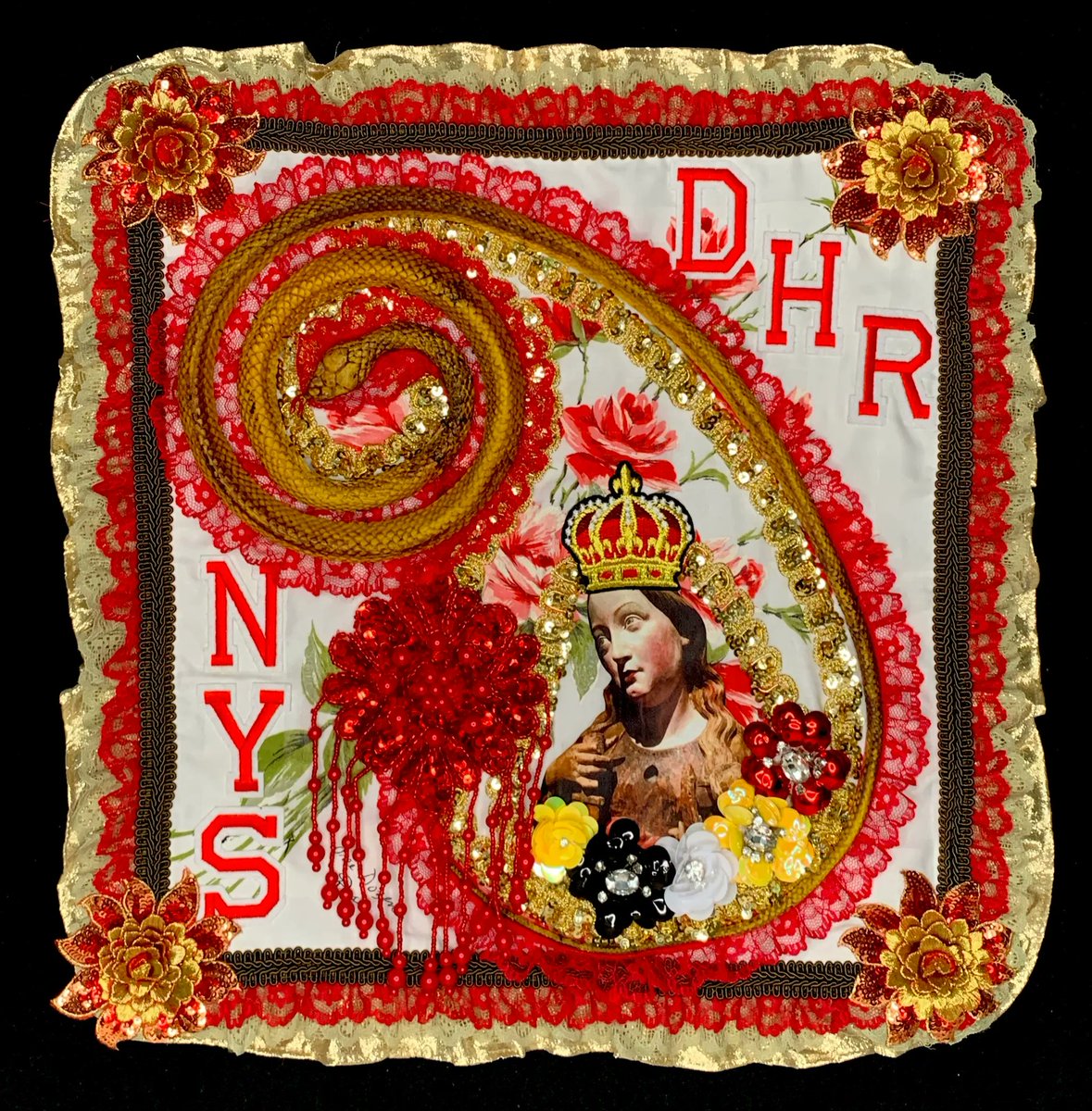 BowlesJohnson's tweet photo. Formal Complaints (For Denise), 2020
mixed media assemblage
18 x 18 x 2 inches.
Published in
Hole in the Head Review, Vol. 1, Issue 4, November 2020, Portland, ME @HoleReview #art #womensart #socialjustice #fiberart #probablecause #testofyourleadership #thatsyourproblem #DHR https://t.co/qc17AcspVt
