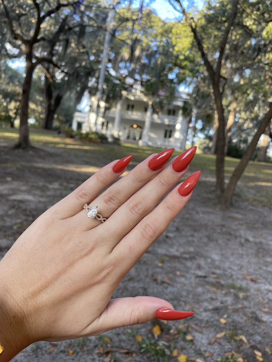 CaitPrzetak's tweet photo. A little bit of personal news for tonight—I’ve got myself a whole fiancé! https://t.co/10Exal2UkV