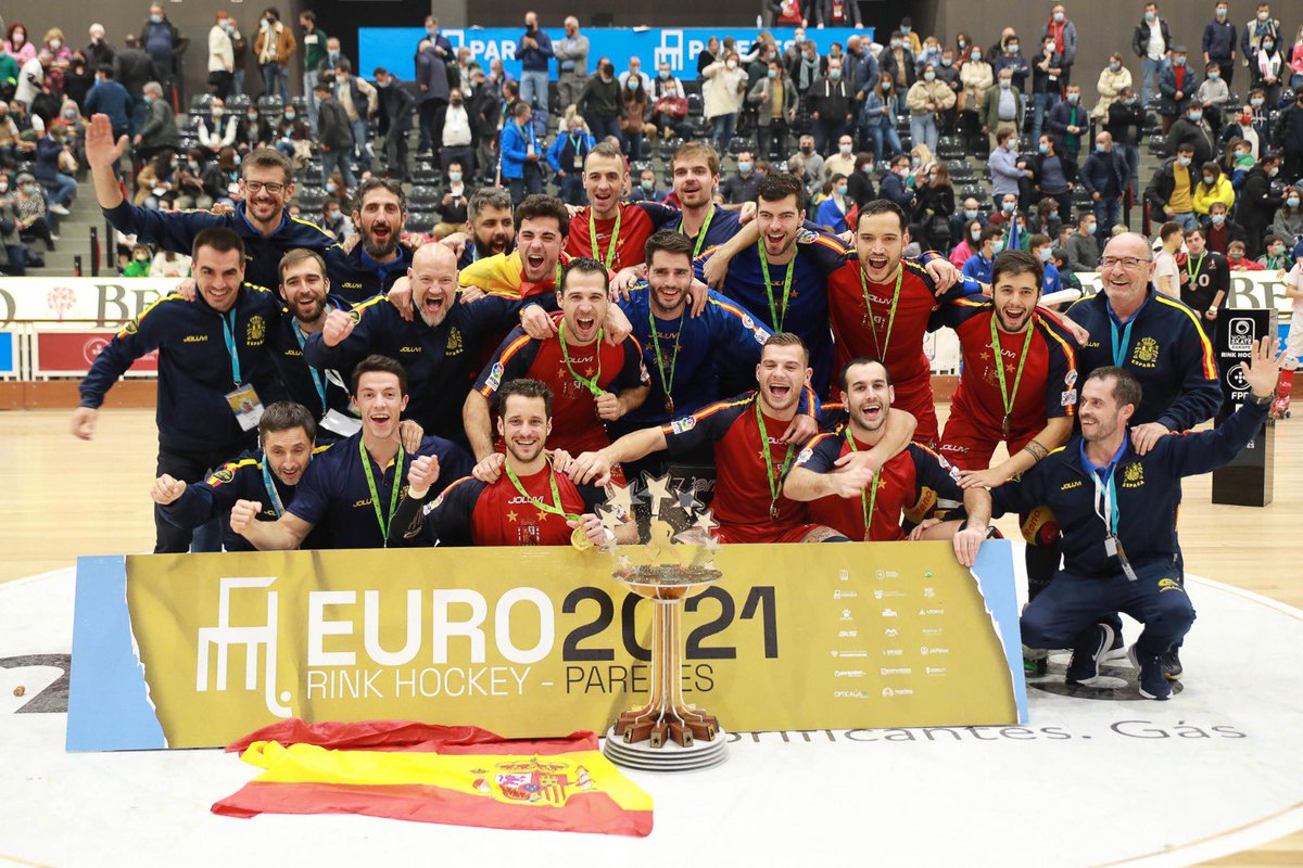Más feliz que nada! CAMPEONES DE EUROPA!!! <a href="/FedPatinaje/">RFEPatinaje</a>  GRACIAS EQUIPAZO !