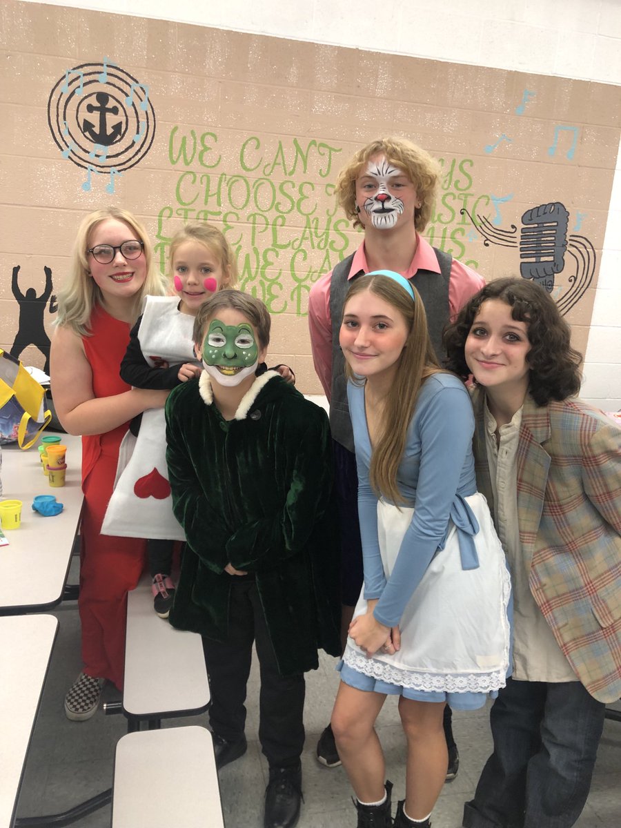 MrsRumbarger's tweet photo. Alice in Wonderland pre show! https://t.co/sxykcoGCo5