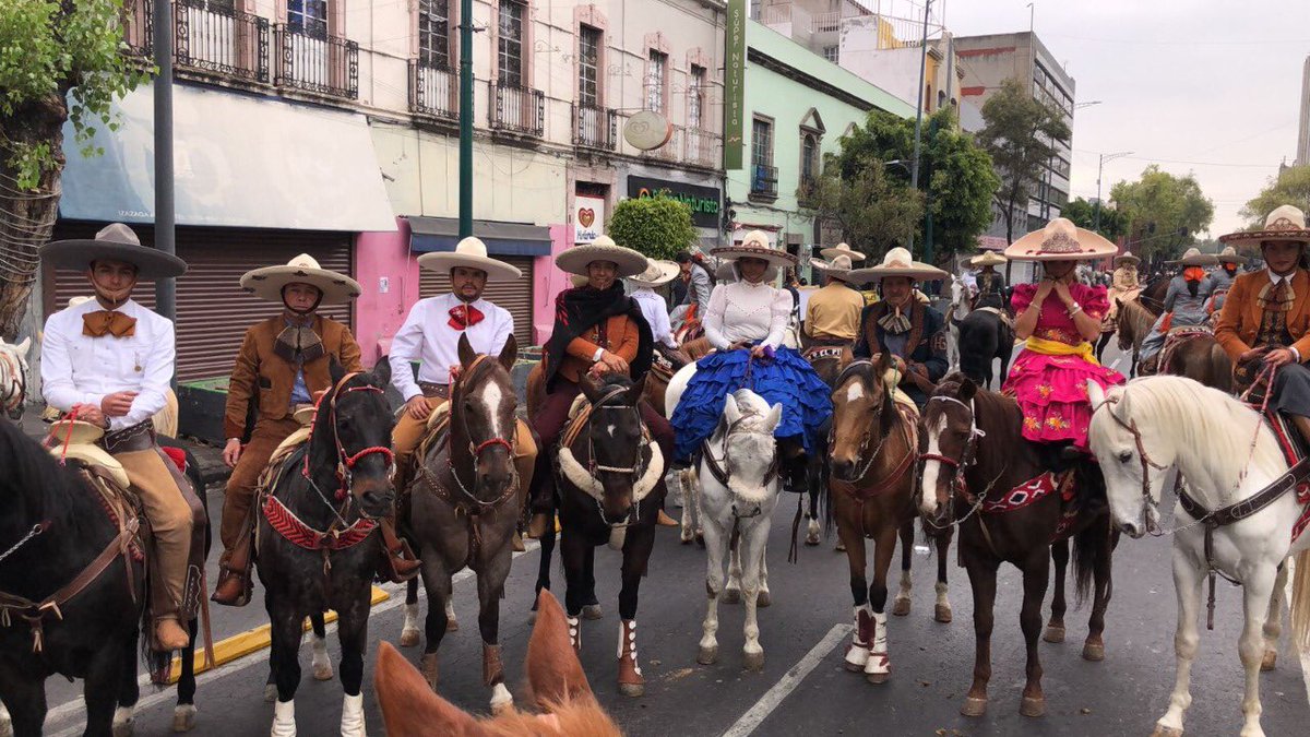 Diadiatlaxcala's tweet photo. PARTICIPÓ TLAXCALA EN DESFILE DEL CXI ANIVERSARIO DEL INICIO DE LA REVOLUCIÓN MEXICANA https://t.co/QU0DxINlUI