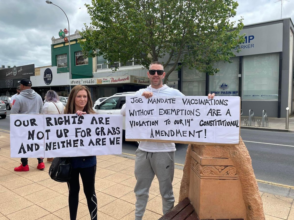 MikeCarlton01's tweet photo. These two fuckwits are in Mt Gambier, SA. The 14th amendment is actually to the US Constitution, made in 1868 after the Civil War to guarantee equal citizenship for American blacks.  But hey, details, details… https://t.co/jMv1zSguAz