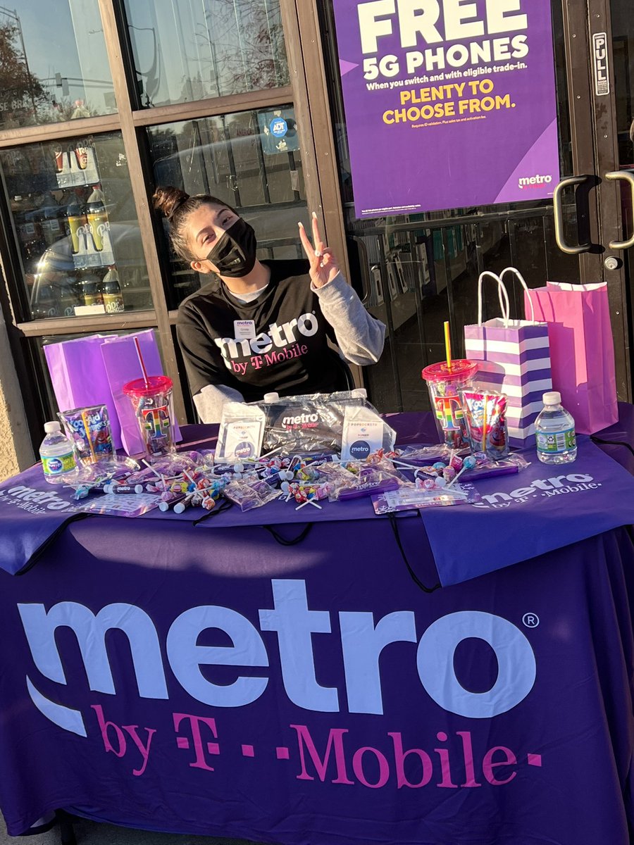 undecided_blah's tweet photo. Finishing this Beautiful day with the Beautiful ladies from Wireless Enterprise on Norwood! Itโs a vibe #SwitcherSaturday
#NorCalDreamTeam ๐
#WeAreNW @cemelton23 @Ariel_Aragon1 @LoveLyNancyK @CoachBookt3 @pete_villalba @JamesLeeWC https://t.co/AUTdLxYtm6