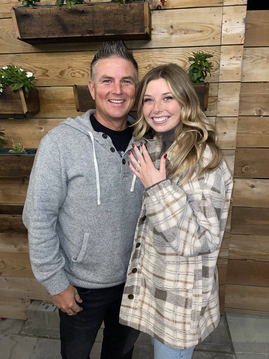 R_Tabeling's tweet photo. My heart is full. My girl is ENGAGED!!!! So happy for @ambertabeling  and @lincoln_elbe3 . Welcome to the Family Lincoln !!!! ❤️❤️❤️💍 https://t.co/05VUGDIJHg