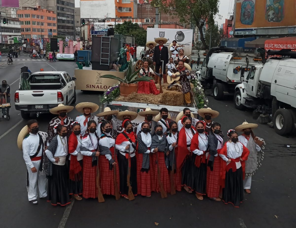 LorenaCuellar's tweet photo. #Tlaxcala es orgullo y tradición de la cultura mexicana, este #20deNoviembre tuvimos la fortuna de participar en el Desfile Cívico Militar del CXI Aniversario del Inicio de la #RevoluciónMexicana, en la CDMX. https://t.co/taeCizj3On