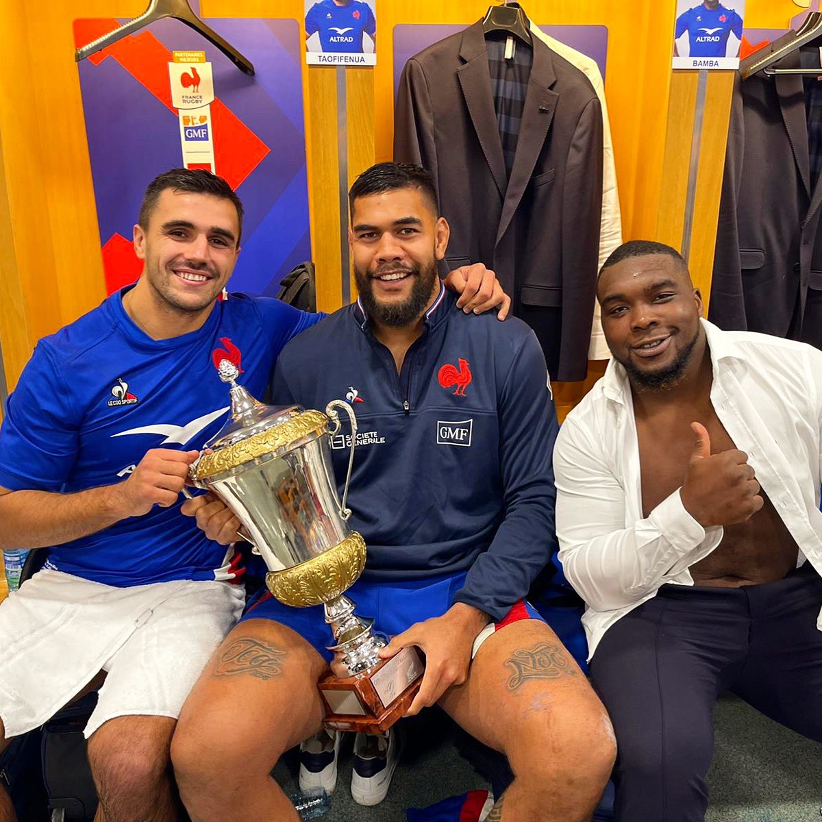 𝐁𝐫𝐚𝐯𝐨 𝐥𝐞𝐬 𝐁𝐥𝐞𝐮𝐬 ! 🇫🇷🔥 
Quelle performance face aux <a href="/AllBlacks/">All Blacks</a> ! Félicitations au #xvdefrance et à nos lyonnais entrés en jeu. 
<a href="/DylanCretin/">dylan</a> <a href="/RomainTaofi/">Romain Taofifenua</a> <a href="/DembaBamba_/">Demba Bamba</a> 

#TeamLOU 🔴⚫️