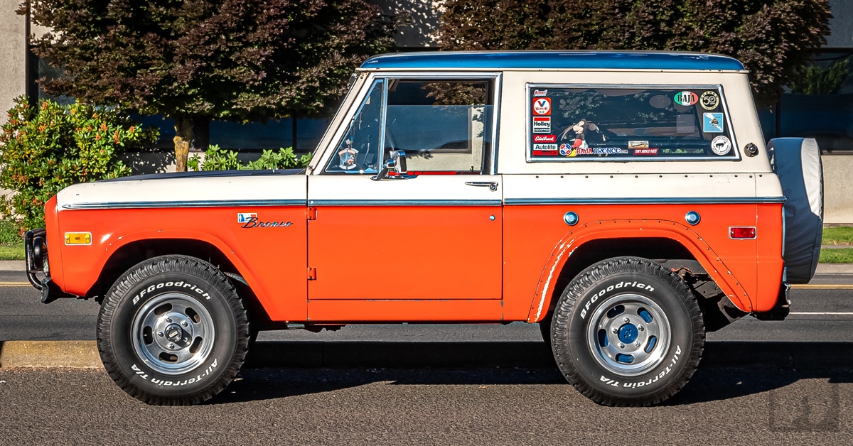 tomsoffroad76's tweet photo. Our friends Dave and Sandy Loewen brought their incredible Stroppe Bronco to our Rock and Roll.
#tomsoffroad #rockandroll #stroppe
#bronconation #pacificlakescruise #fordbronco #classicfordbronco #earlybronco #vintagefordbronco #broncobuilder #customfordbronco https://t.co/4QitiHNm3y