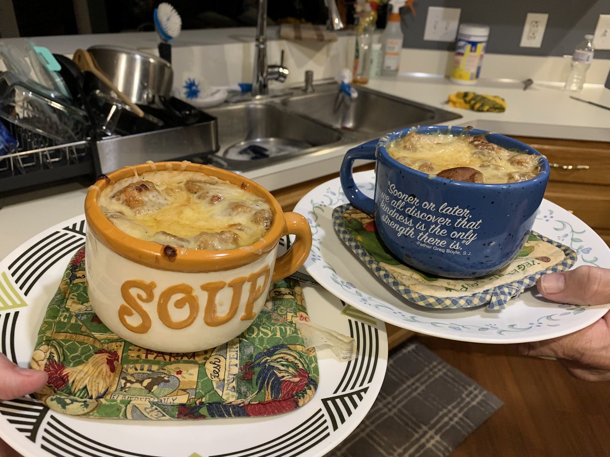 CLKSocialWorker's tweet photo. @trishayearwood @garthbrooks AMAZING French Onion Soup from Trisha’s Kitchen Cookbook!!!!  Hands down our favorite!  We have made it 4 times since getting Trisha’s book!!  Yum!!! 😋 https://t.co/jtJBxtxgZD