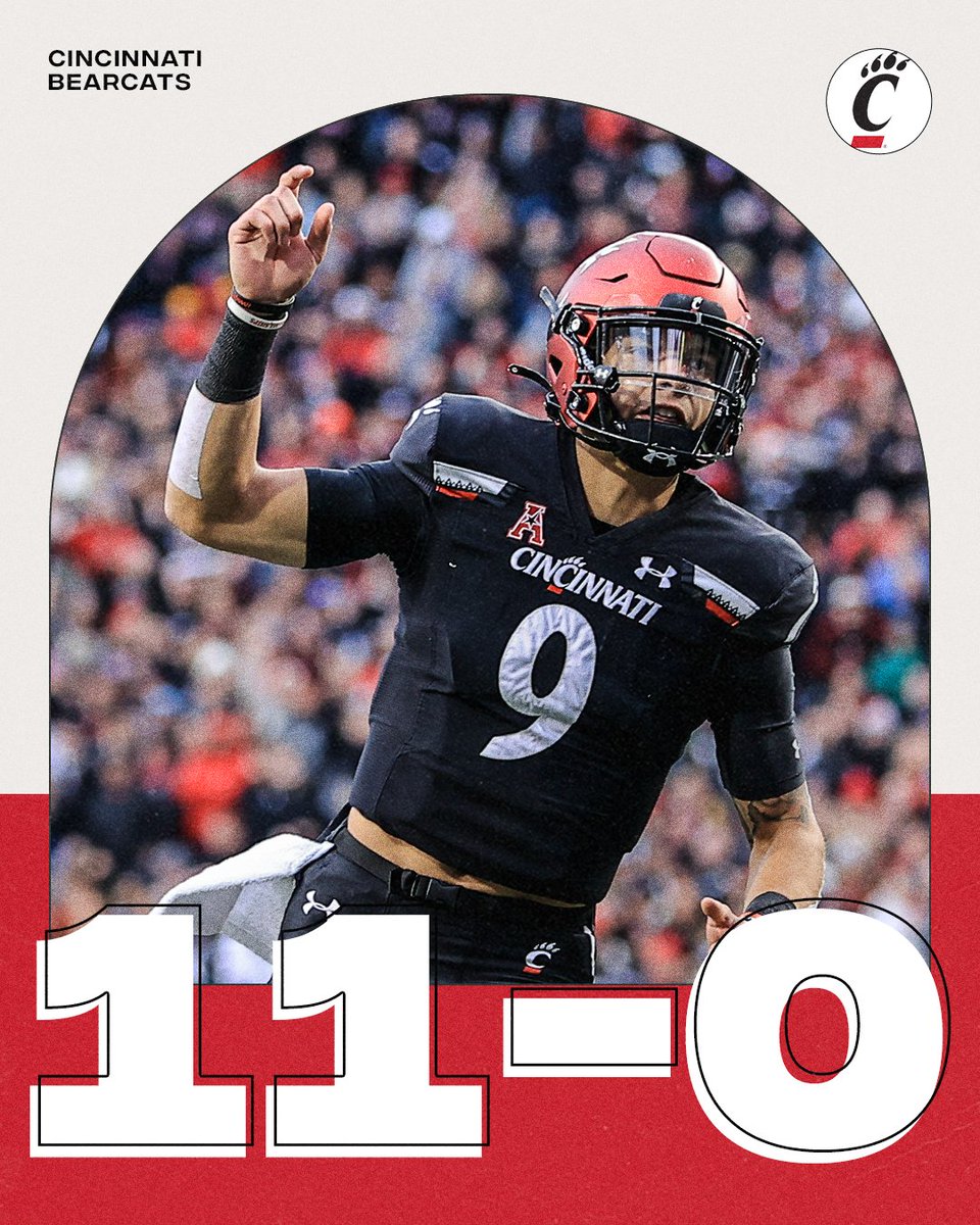 ESPNCFB's tweet photo. The Bearcats are STILL undefeated 🔥 https://t.co/6eiLwMGUUz