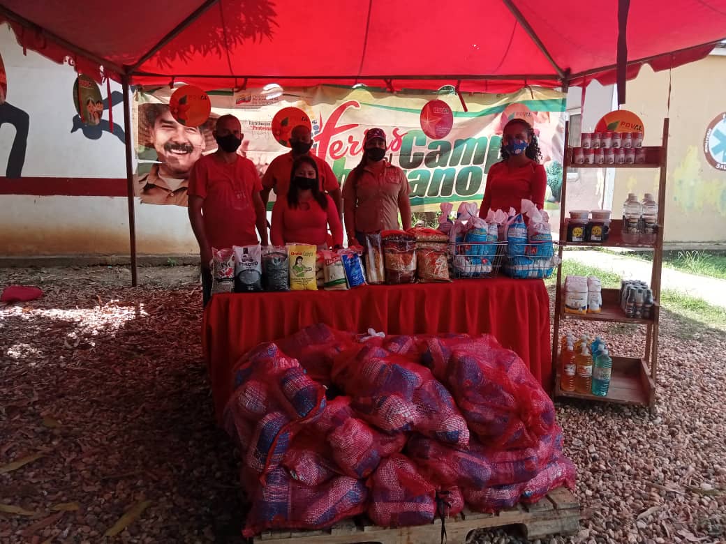 15 comunidades pertenecientes a las Bases de Misiones del municipio Ezequiel Zamora, fueron atendidas con la distribución de proteínas subsidiadas a través del Plan Feria del Campo Soberano y @PDVALCOJEDES_JE, donde 3 mil 948 familias fueron beneficiadas con esta acción.