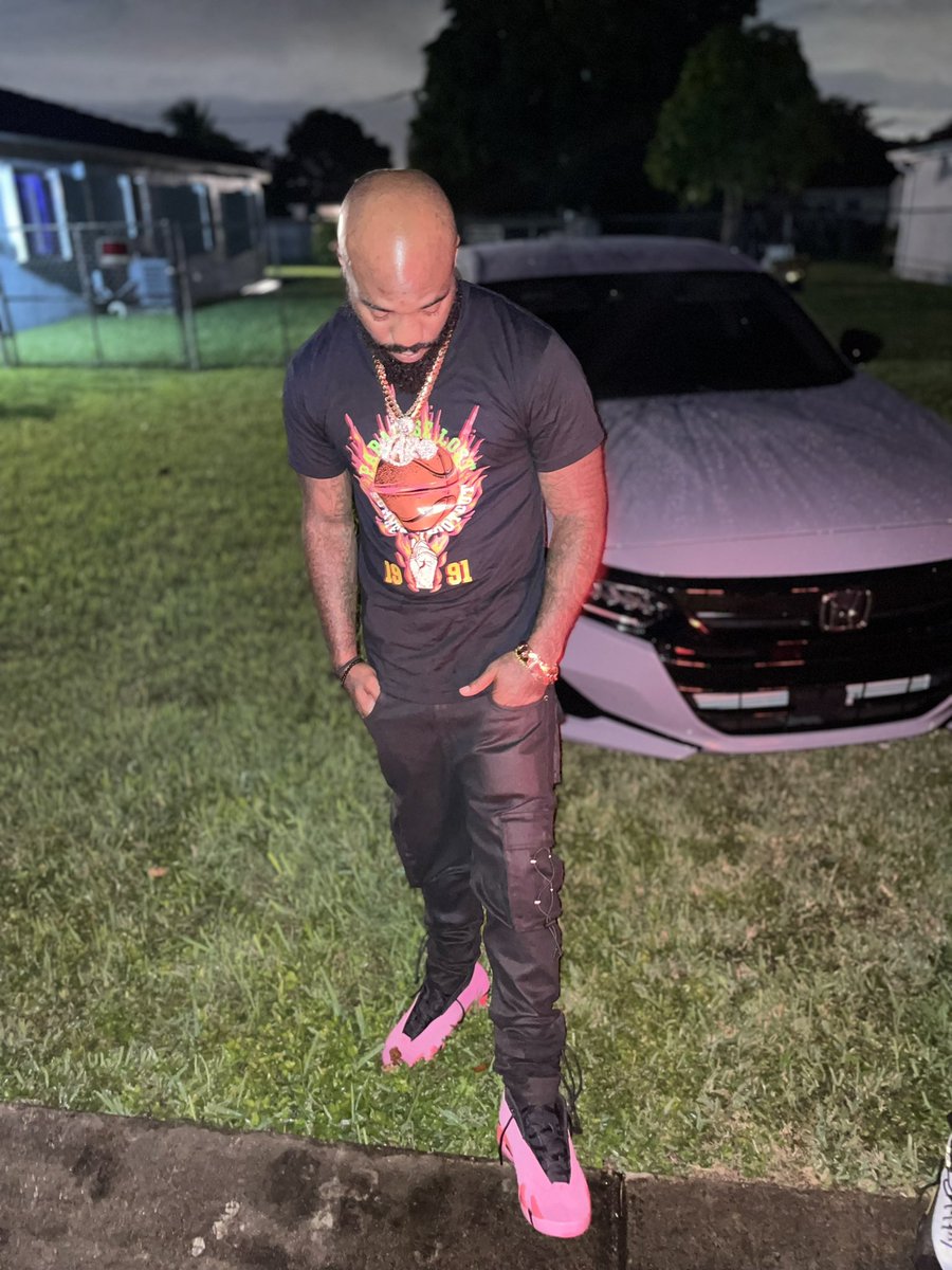 ROE_VARO's tweet photo. ROE😈🤧 https://t.co/Eli22H2x3B