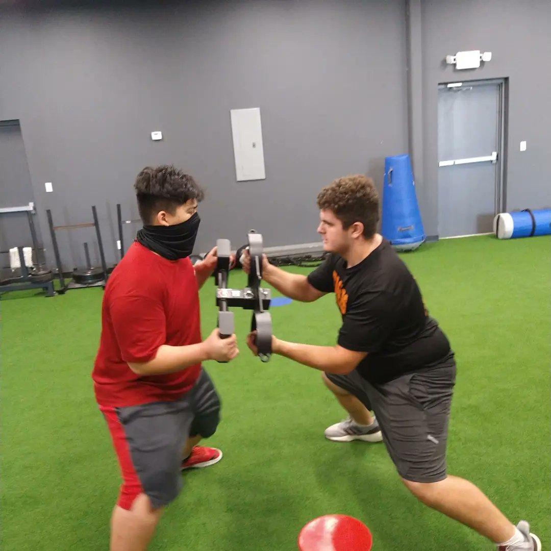 OLcoachGalvan's tweet photo. Preparation for next season starts now. GOALS!! Let's get it! #RGVfootball #Repetition #MuscleMemory #GetOnTheWall #OwnTheDetails https://t.co/MpOMZcek21