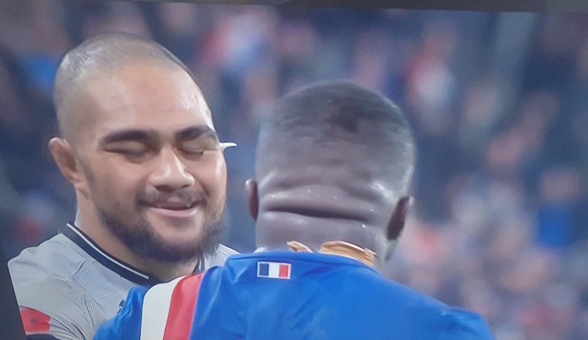 VeroniqueVacher's tweet photo. Match de #Rugby magnifique 40 points🤩avec 5 essais 🏉par l'équipe de France🇨🇵
Dommage pour les @AlBlacks @BlacksFrance @FranceRugby #FRANvZL @NZRugby 🤩#mauvaka @lncnc
Clin d'oeil à mes copains du Techno #Rugbyman @TOUIIITEUR #Galois #robertbennett #ArnaudGalara #deschamps... https://t.co/bCarnZEQEo