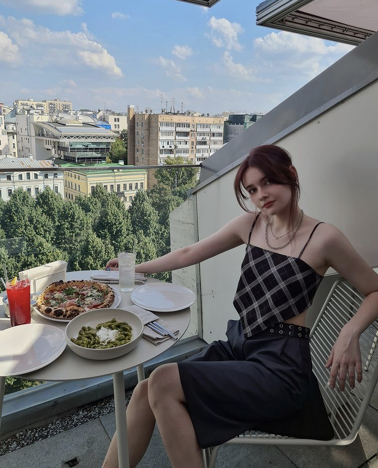 kittydaniel1210's tweet photo. #BTC #ETH A sumptuous lunch to celebrate the start of the cryptocurrency market turning green. In this red to green market change, does your investment portfolio bring you profits?#Cryptocurrency https://t.co/bYV9CtI0vZ
