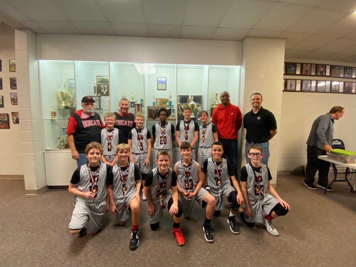 nwobball's tweet photo. Bowling Green- 6th boys- coach Myers- 3-0 CHAMPS at Maumee Valley. Excellent school team. Thanks for coming and have a nice Thanksgiving! https://t.co/aNQEInzXXP