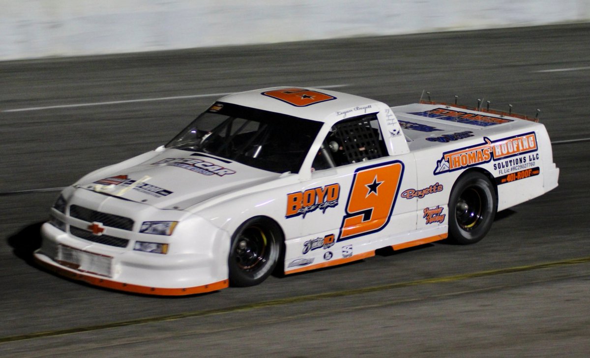 RacingAmerica's tweet photo. Logan Boyett went to the top and never looked back, he has captured the quick time in the Pro Trucks. 🔒 

Outlaws are hitting the track next at @5FlagsSpeedway! 👀

📺: https://t.co/1Y35MElpAG https://t.co/MIsMcXxtJQ