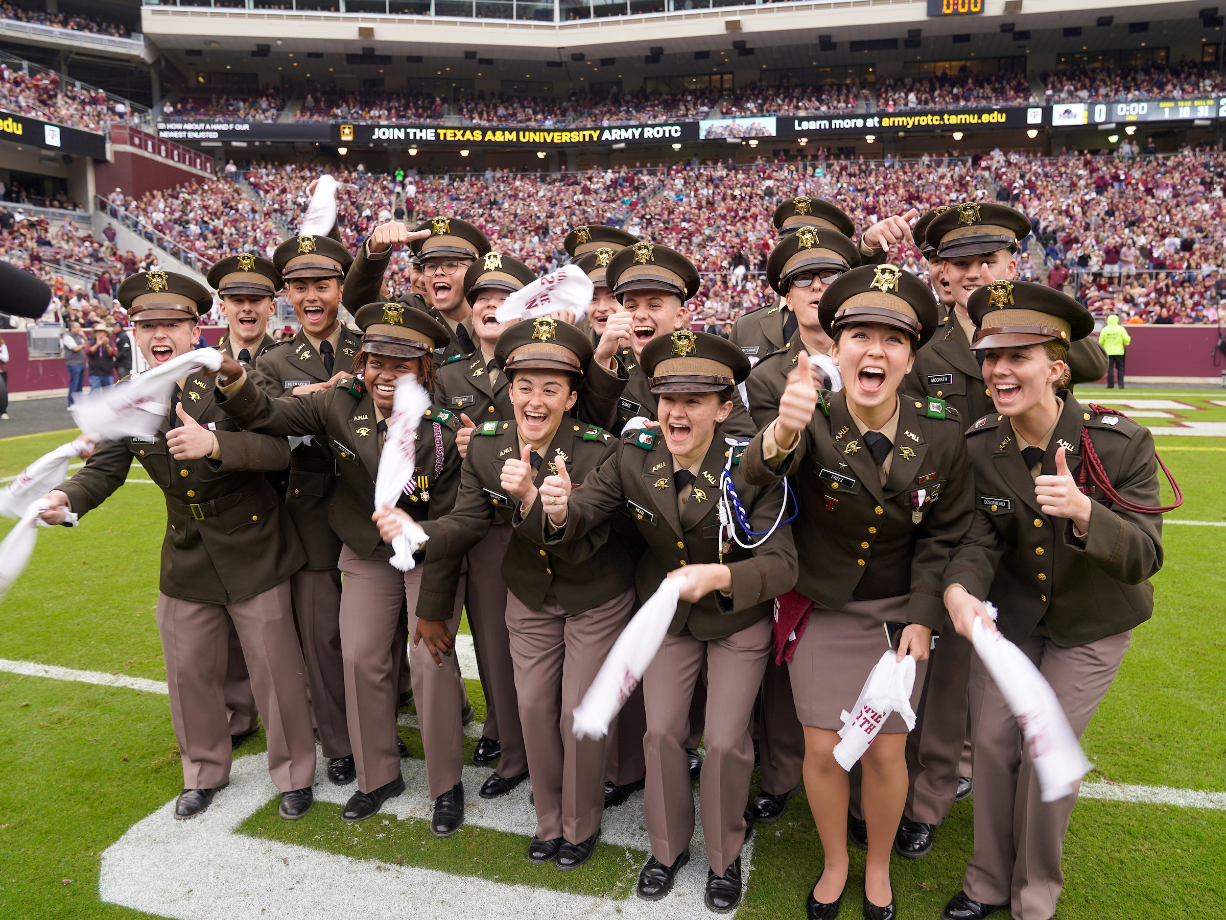 FErUC51WQAQoRfl?format=jpg&name=4096x409