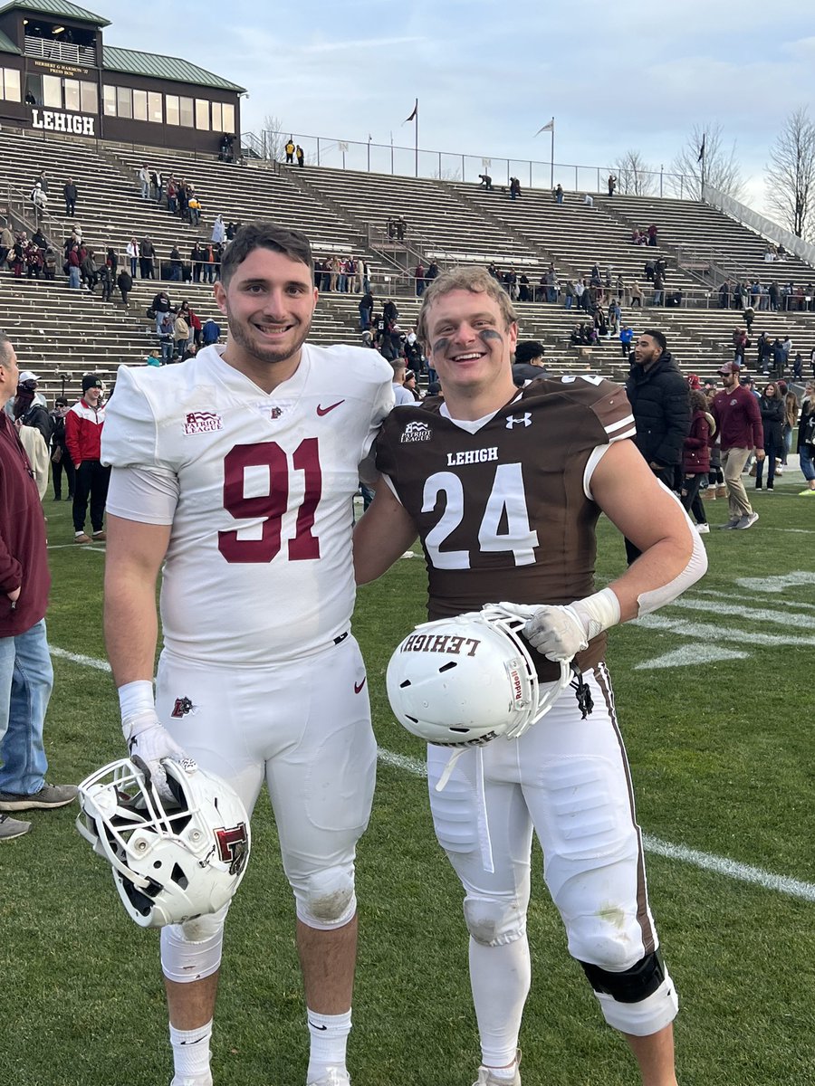 Two Altoona alumni playing in the oldest rivalry in college football! #altoonaproud <a href="/AltoonaAthletic/">Altoona Athletics</a> <a href="/AASDSuper/">AASD Superintendent</a> <a href="/MtLionFootball/">AltoonaFootball</a> <a href="/NedimyerVince/">Vince Nedimyer</a>