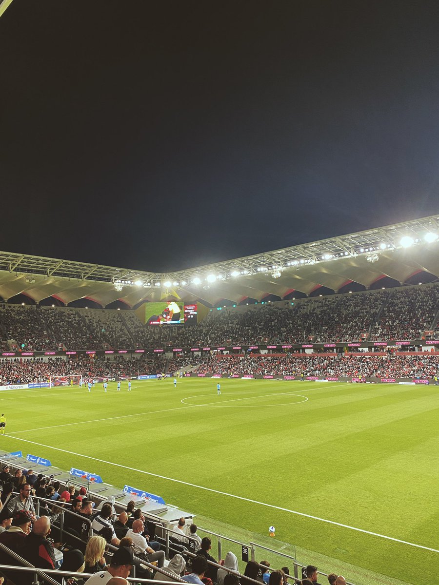 Football is back. 

20K+ for Syd derby. Great to have <a href="/RBB_net/">RBB Official</a> creating the atmosphere and feeling like old times 👏🏽 

First game of season + derby both teams finding their feet. 

A top Sat night watching Aus football. <a href="/wswanderersfc/">WS Wanderers FC</a> take a bow for the night you put on 👏🏽