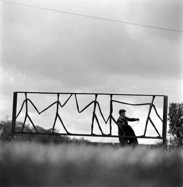 areasvellas's tweet photo. Mary Callery 1903-1977... Sculptor...
Date taken: 1952
Photographer: Gordon Parks
#art #sculpture #MaryCallery #Callery 
https://t.co/ccQcsjNkYd https://t.co/HGgGLnufU3
