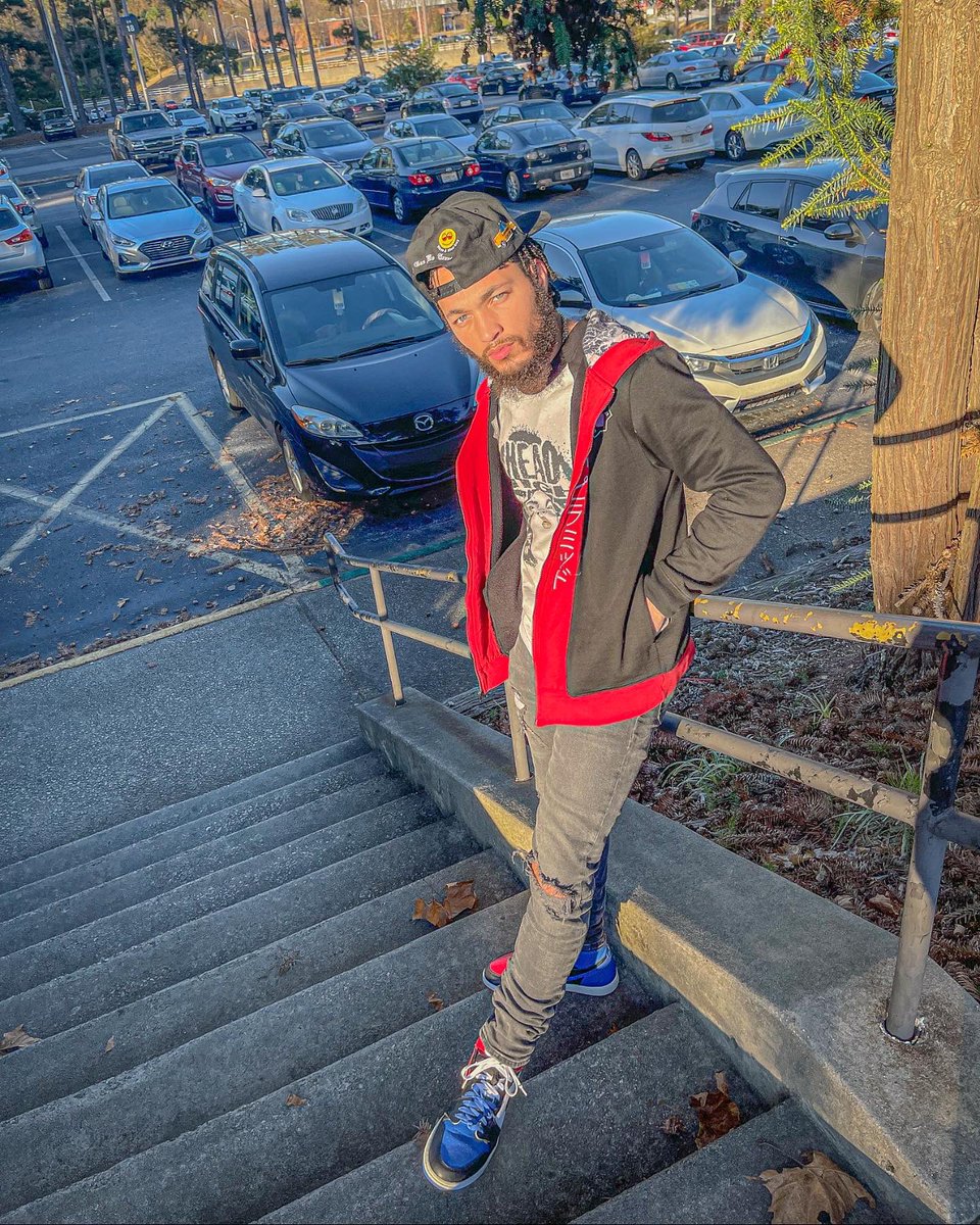 10ksuave's tweet photo. the hurting scars made a n**** deadly 🪔 https://t.co/DHjPcuOQHg