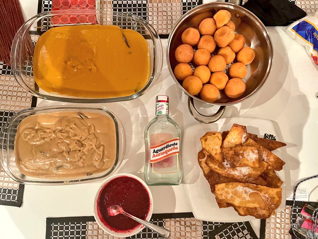 paisachiviada_'s tweet image. Diciembre moodboard