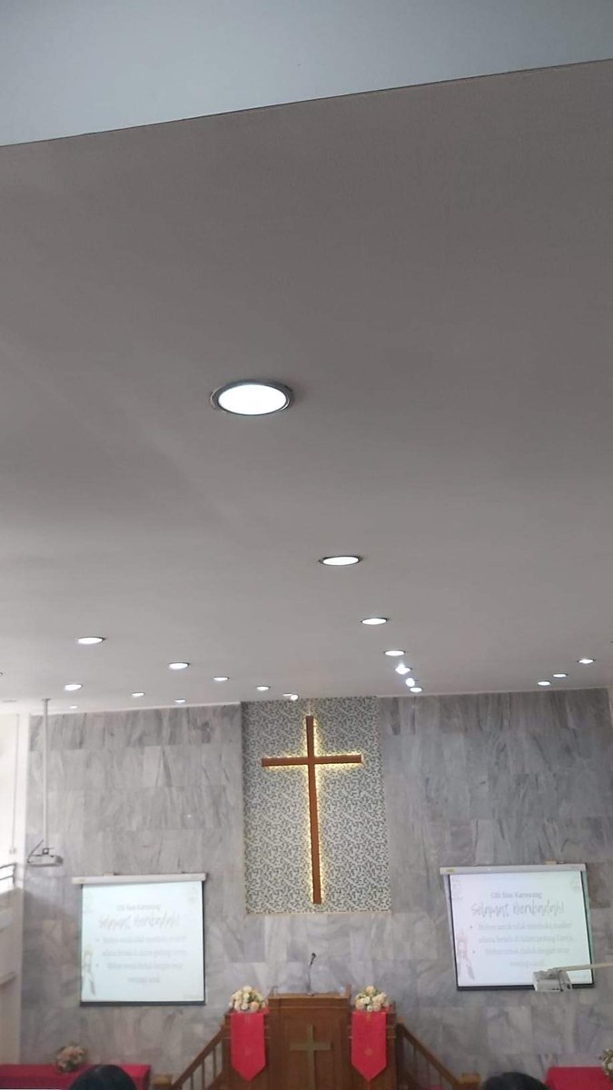 Happy Sunday buat kita semua
Lebih baik satu hari di pelataran Mu
Dr pd seribu hari di tpt lain.

Selamat menikmati hadirat Tuhan di tempat kudusNya,
Sukacita limpah, penuh damai sejahtra Allah.