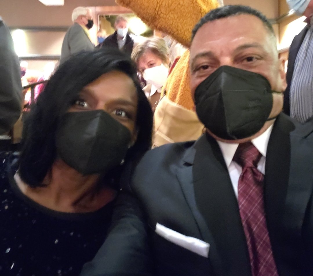 Yolanda_Goins's tweet photo. Boyfriend said, "Pack a bag and bring a black dress."
#HeWoosMe #ThisMan #TeamGoinsLIVING https://t.co/DCz6daxEA6