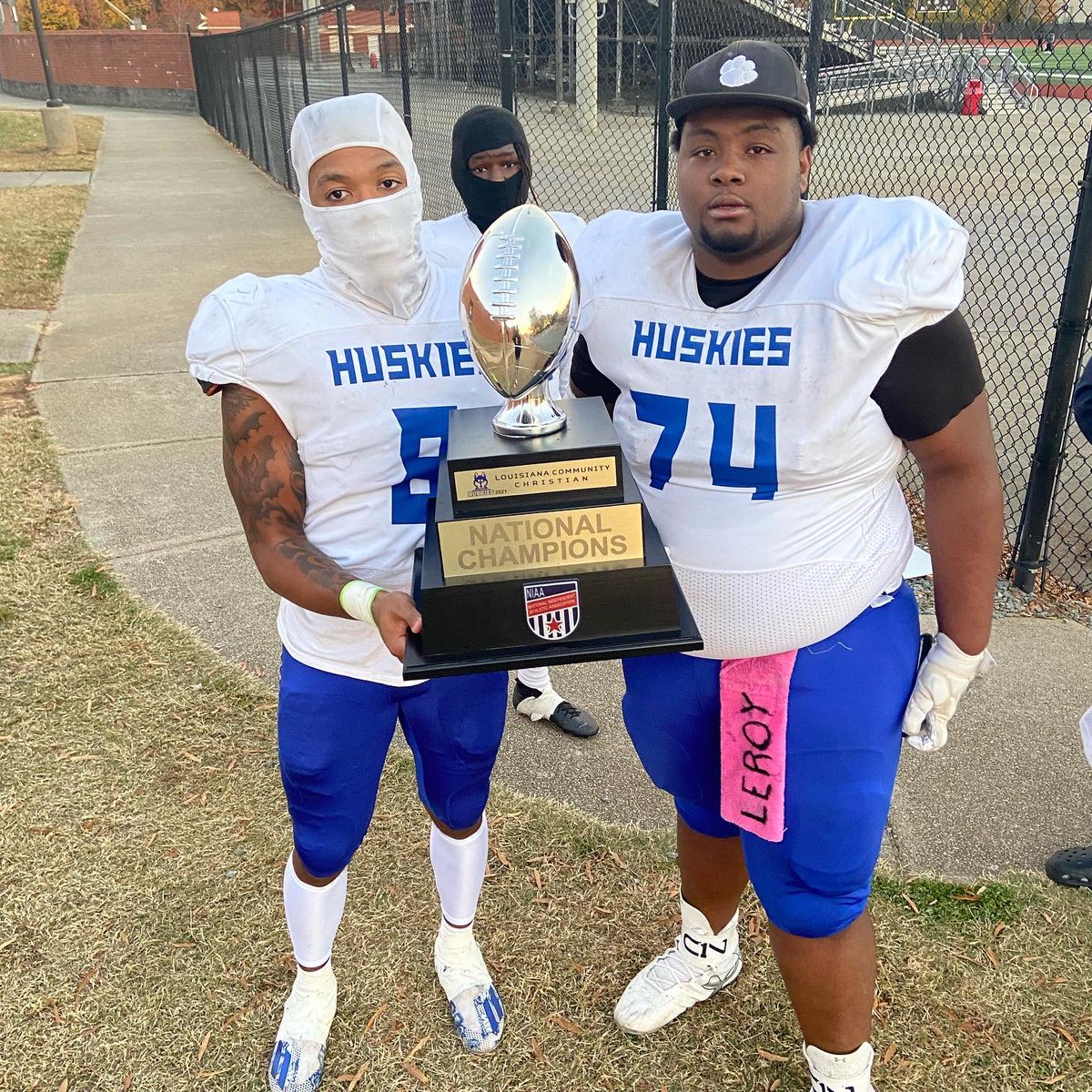 OgReall1's tweet photo. NATIONAL CHAMPIONS💙💍🤟🏾 @CoachNotto @LockMta @AnthonyPriestl6 @Courtne74256102 @_CoachLou_ @LouisianaCommu1 https://t.co/NTjL4cUlRd