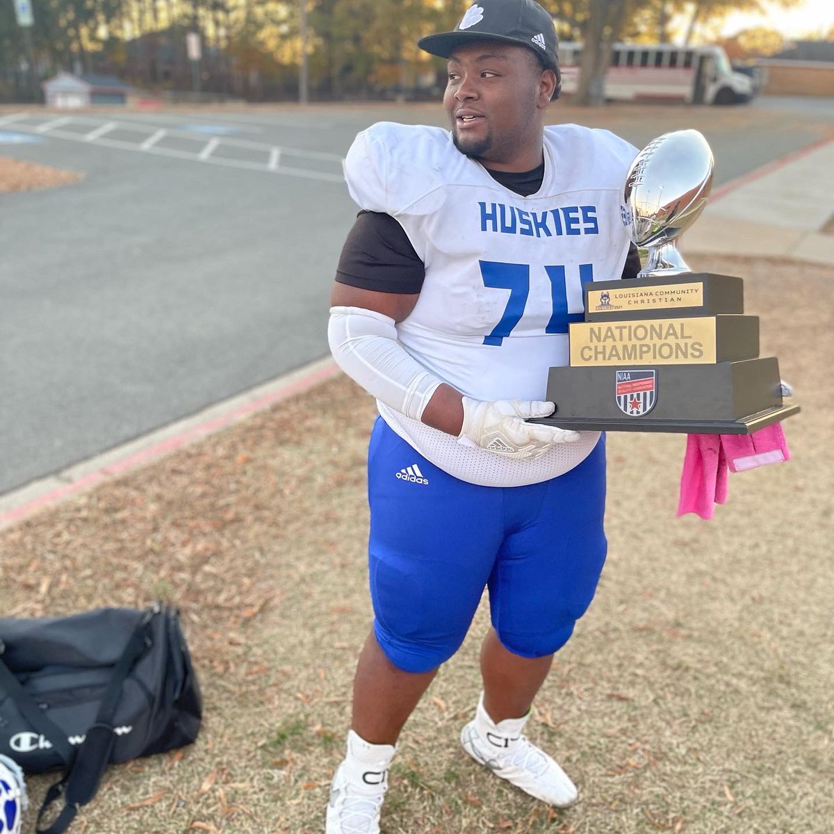 OgReall1's tweet photo. NATIONAL CHAMPIONS💙💍🤟🏾 @CoachNotto @LockMta @AnthonyPriestl6 @Courtne74256102 @_CoachLou_ @LouisianaCommu1 https://t.co/NTjL4cUlRd