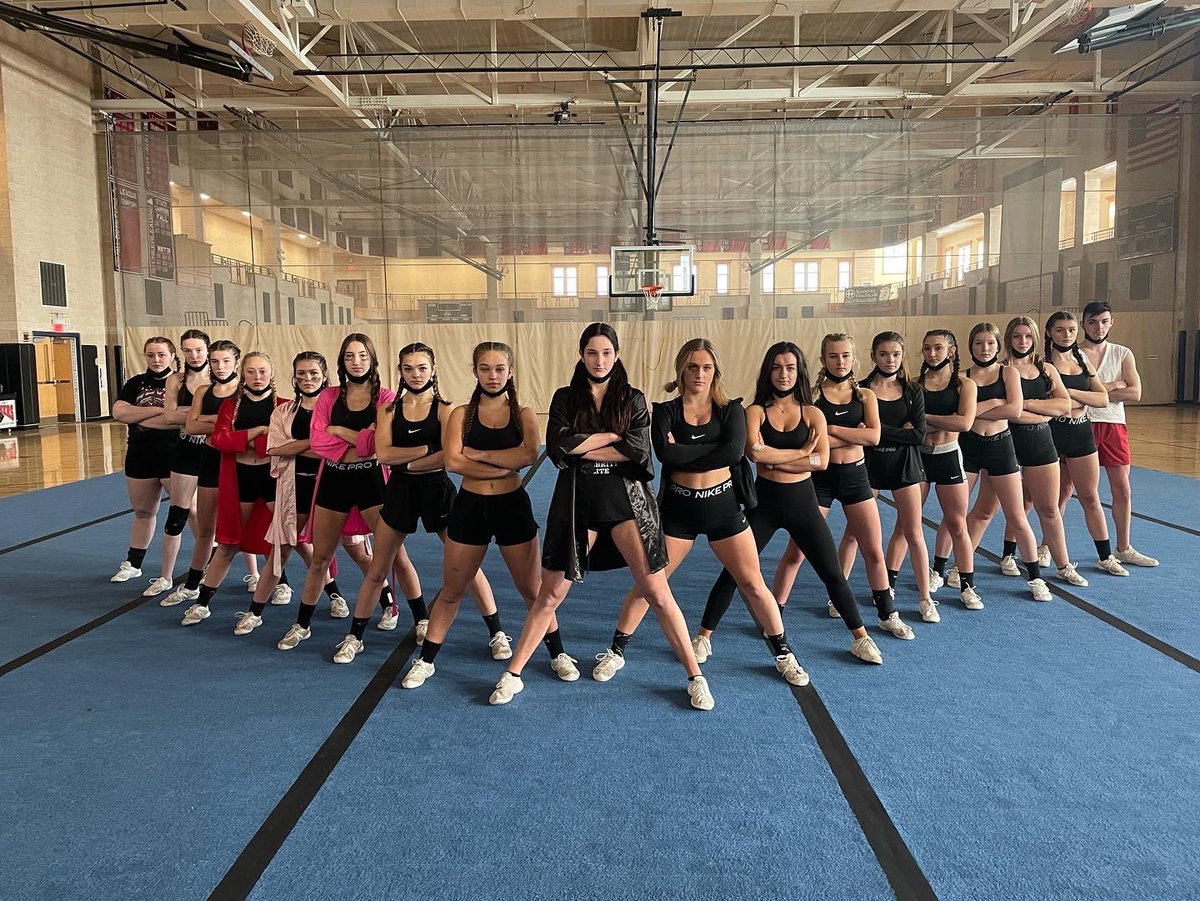 WHPantherCheer's tweet photo. This team just makes it easy to love them. Ready for a TKO tomorrow 👊🏻 #StatesIn1 https://t.co/e6AykcG5rK