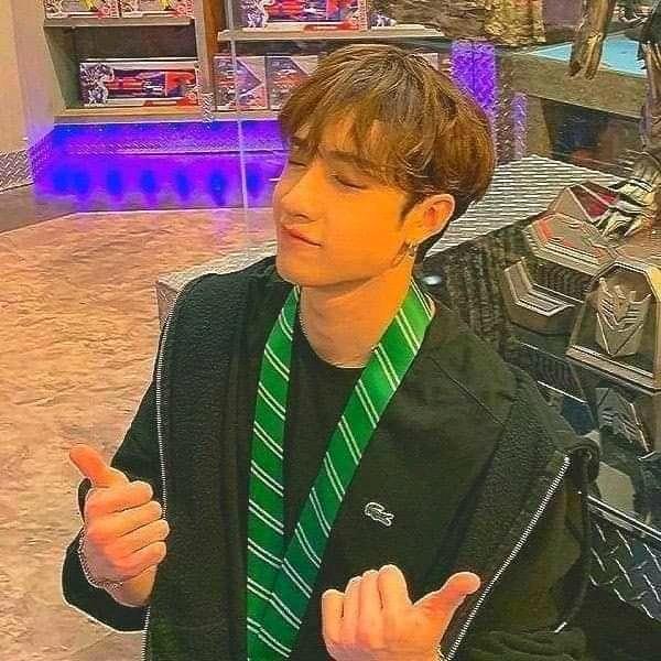 vanejisung_2002's tweet photo. Gracias Chan,por ser siempre una personita muy linda,te adoro,te amoooo mi niño,eres increíble nunca lo dudes,siempre te esfuerzas tanto,la forma en la que cuidas de los demás,mi vida eres un amor,siempre tan guapo mi rey✨🌸🛐 #weloveyouchan https://t.co/VeWb1eTEz8