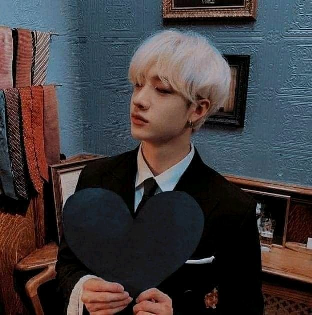 vanejisung_2002's tweet photo. Gracias Chan,por ser siempre una personita muy linda,te adoro,te amoooo mi niño,eres increíble nunca lo dudes,siempre te esfuerzas tanto,la forma en la que cuidas de los demás,mi vida eres un amor,siempre tan guapo mi rey✨🌸🛐 #weloveyouchan https://t.co/VeWb1eTEz8