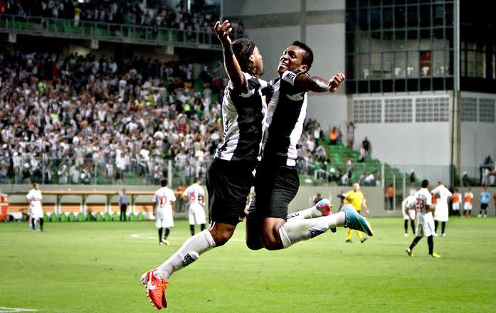 ArturmGALO's tweet photo. Apenas. https://t.co/ZdaU3KmFFN