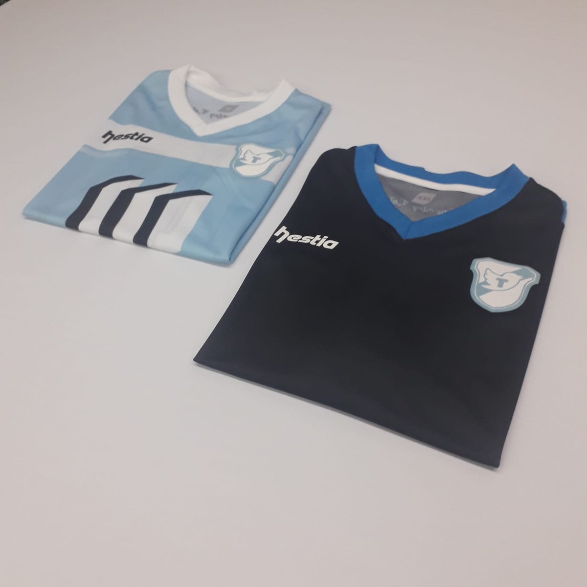 TemperleyLAT's tweet photo. 👕 LOCURA 🔥 

Mañana el "Gasolero" va a estar de estreno de la mano de @hestiaAR. 

👊 #VamosNosotros https://t.co/RhXljE8pwT