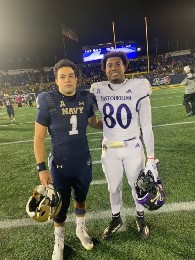2ironshark's tweet photo. Players and former teammates. https://t.co/9OYwovCc6i