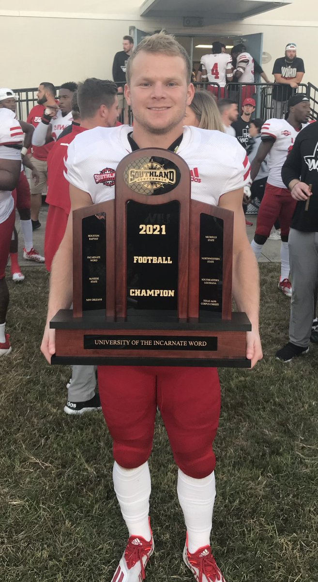 CoachBegueUL's tweet photo. Took a chance. Betted on myself. Call me a CONFERENCE CHAMP! 🏆 #theWORD https://t.co/O1mQQ3tUU2