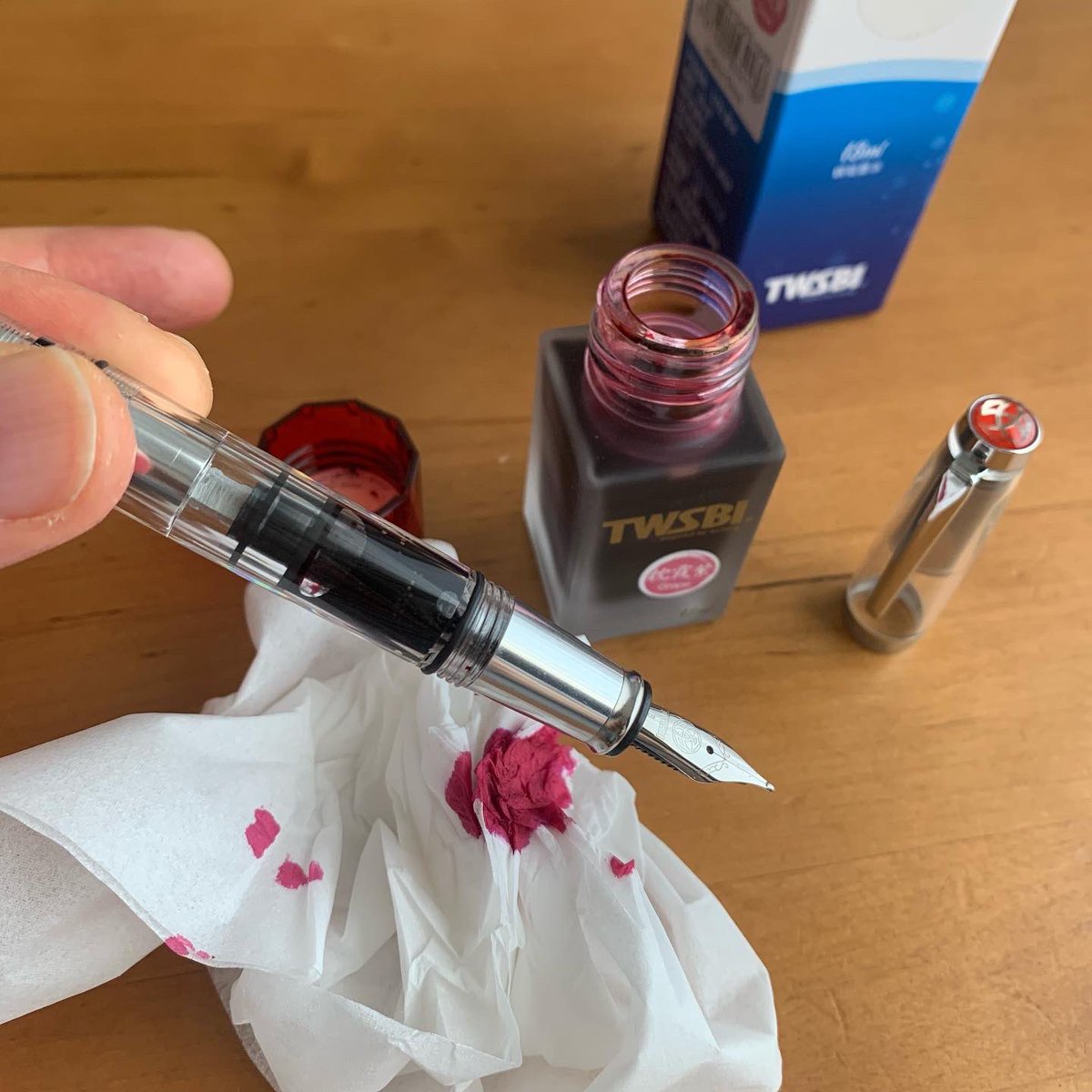50smonkey's tweet photo. TWSBI INK枕霞紫(Grape)をDiamond mini ALに
紙:神戸派計画グラフィーロ
このインクも鮮やかでなく最初から抑え目、TWSBIの瓶にはこの感じの方が合ってるかもね🤔
 #twsbidiamondmini  #twsbiink  #神戸派計画グラフィーロ  #紫  #grape  #インク好きな人と繋がりたい  #万年筆好きな人と繋がりたい https://t.co/d5BlOj9hqY