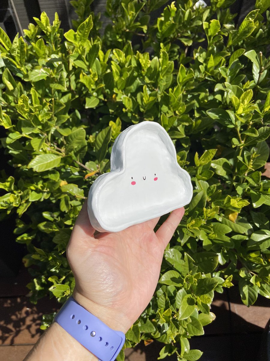 ellacottashop's tweet photo. Life has been super hectic the past week or so, but that’s okay! Gonna be running a special promo next week for my shop so keep an eye out for that update coming soon 👀✨ This happy cloud boy is availble on my shop now! https://t.co/8NqsX99oor ❤️ https://t.co/jH75wMrDnL